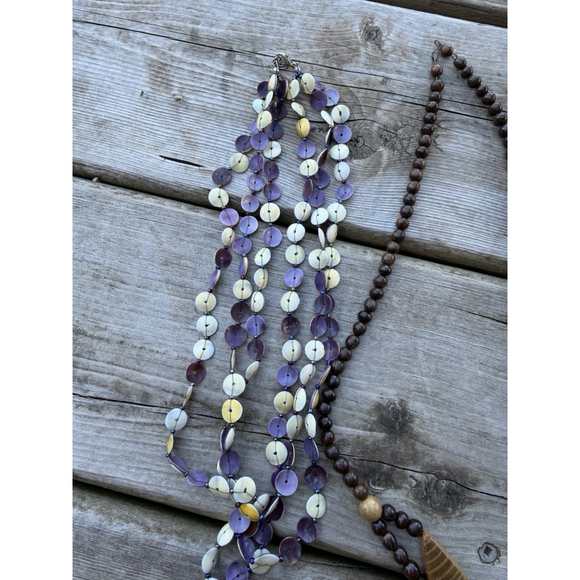 3 vintage Vacation Style necklaces - Picture 5 of 10